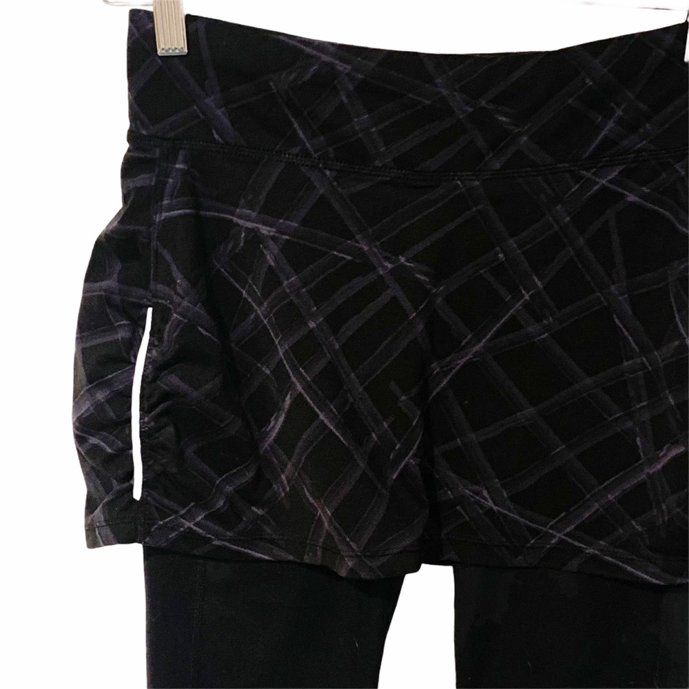 Athleta Size XS Splash Contender 2 in 1 Black Capri‎ Athletic Legging Skirt - Picture 3 of 8